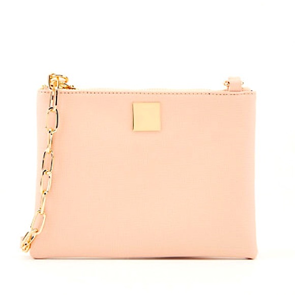 ๐2/$30 LE CHATEAU Crossbody Bag Faux leather - Picture 2 of 6